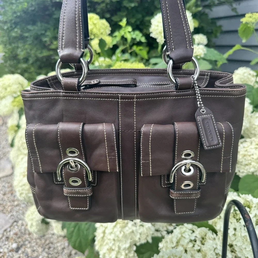 COACH SOHO Tote Chocolate Brown Buckle, Snap, Zip Shoulder Bag Purse EUC